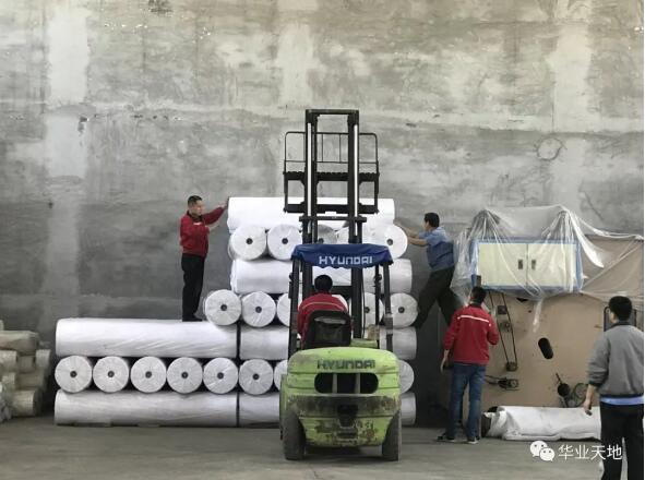 加班整理倉(cāng)庫